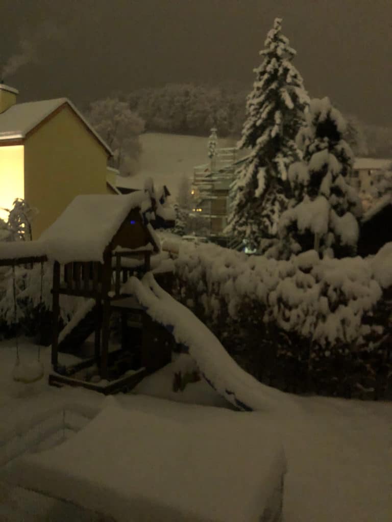 Unser Garten im Schnee, wunderschön.